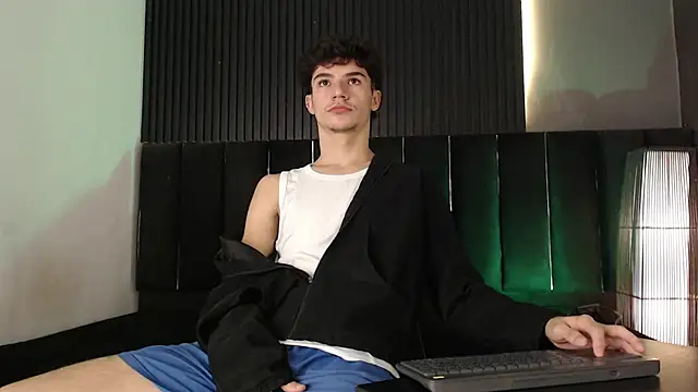 Snapshot of Logan_Steel chatting on 24, 5, 2026 Logan Steel online show from 24, 5, 2026