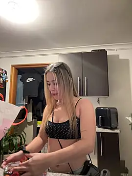 AmyRusso online show from 16, 4, 2026