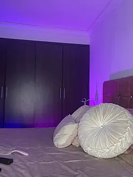 AmyRusso online show from 28, 4, 2026