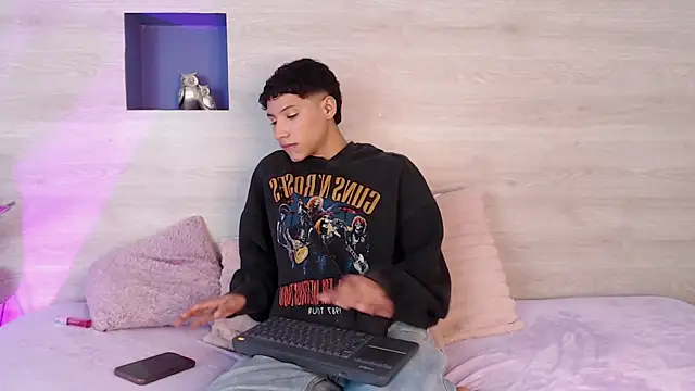 Velvet An online show from 29, 4, 2026