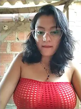 Snapshot of sienna_elara chatting on 8, 7, 2026 sienna elara online show from 8, 7, 2026