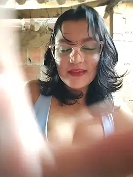 Snapshot of sienna_elara chatting on 10, 7, 2026 sienna elara online show from 10, 7, 2026
