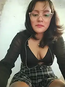 Snapshot of sienna_elara chatting on 16, 7, 2026 sienna elara online show from 16, 7, 2026