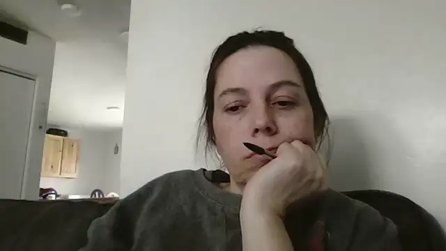 lily1982 online show from 8, 5, 2026