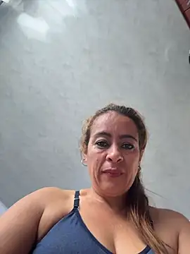 Snapshot of Natigoonzalez chatting on 20, 4, 2026 Natigoonzalez online show from 20, 4, 2026