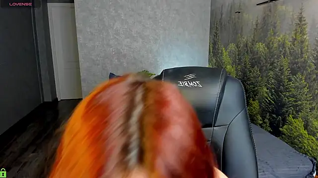 Snapshot of Lessi_Panic chatting on 8, 5, 2026 Lessi Panic online show from 8, 5, 2026