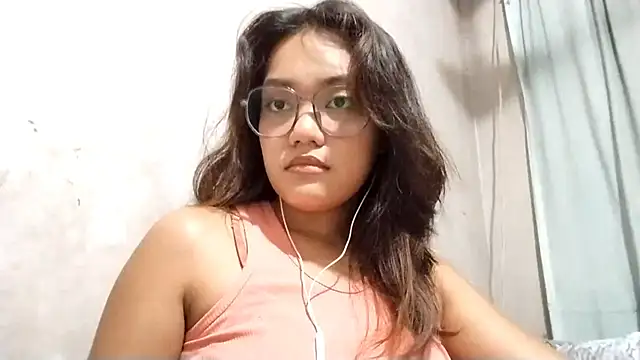 OliviaCarchi online show from 17, 4, 2026