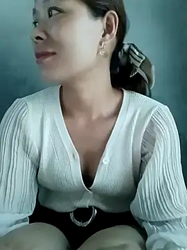 Snapshot of mia0033 chatting on 12, 5, 2026 mia0033 online show from 12, 5, 2026