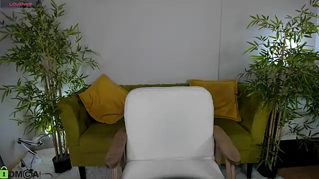 Snapshot of Riddle_Lay chatting on 30, 4, 2026 Riddle Lay online show from 30, 4, 2026