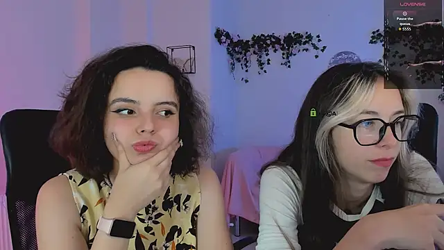 mia mooon  online show from 17, 7, 2026