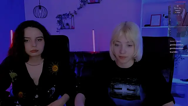 Snapshot of mia_mooon_ chatting on 25, 4, 2026 mia mooon online show from 25, 4, 2026