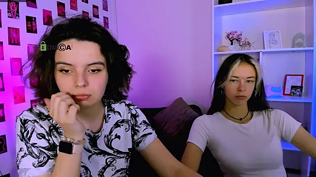 mia mooon  online show from 17, 6, 2026
