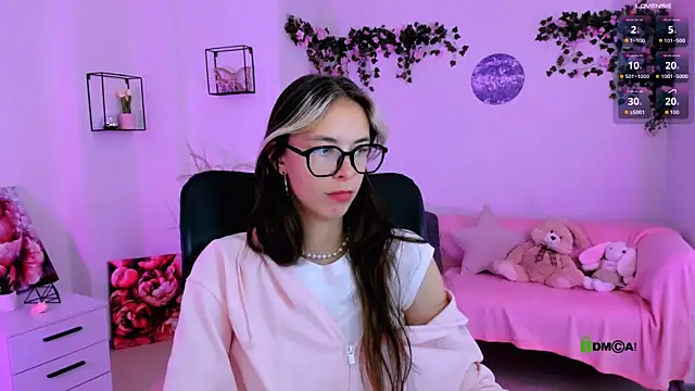 mia mooon  online show from 20, 7, 2026