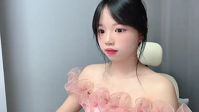 Xiaoqing00 online show from 13, 5, 2026