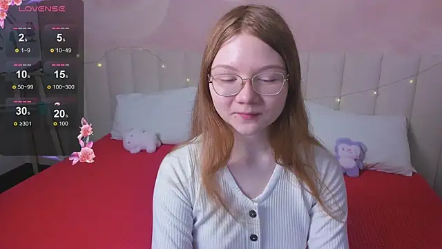 Snapshot of Mia_Yuri chatting on 5, 5, 2026 Mia Yuri online show from 5, 5, 2026