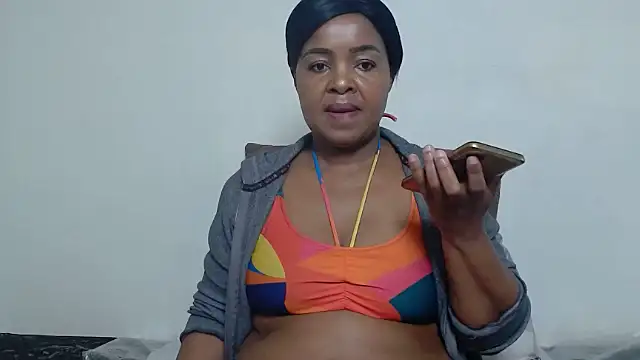 Snapshot of CaramelBaddie16 chatting on 19, 6, 2026 CaramelBaddie16 online show from 19, 6, 2026
