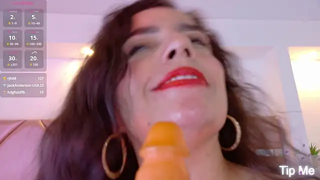 Snapshot of miiaa_collins_ chatting on 19, 4, 2026 miiaa collins online show from 19, 4, 2026