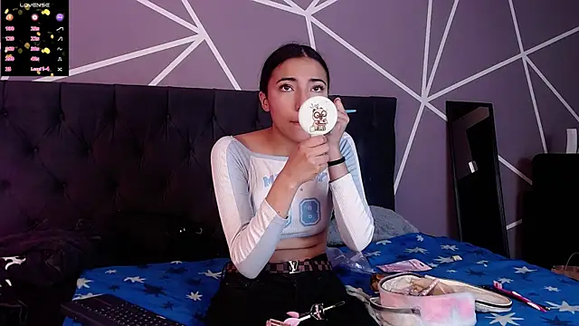 Snapshot of Violett1126 chatting on 24, 6, 2026 Violett1126 online show from 24, 6, 2026