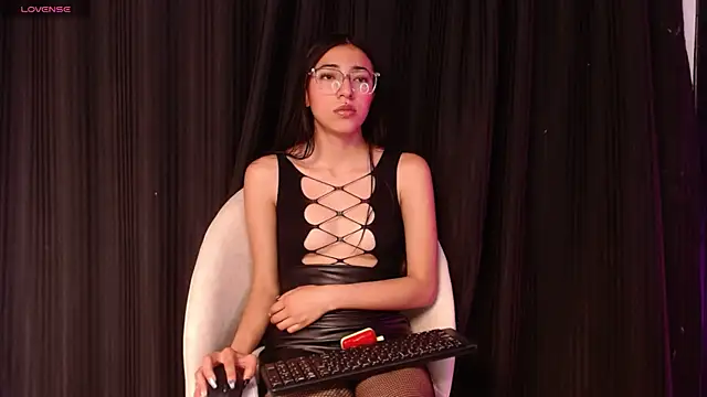 Snapshot of Violett1126 chatting on 2, 7, 2026 Violett1126 online show from 2, 7, 2026