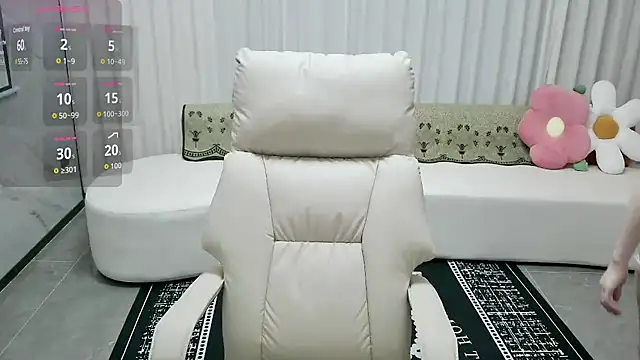 Snapshot of LUNYI-CC chatting on 19, 7, 2026 LUNYI-CC online show from 19, 7, 2026