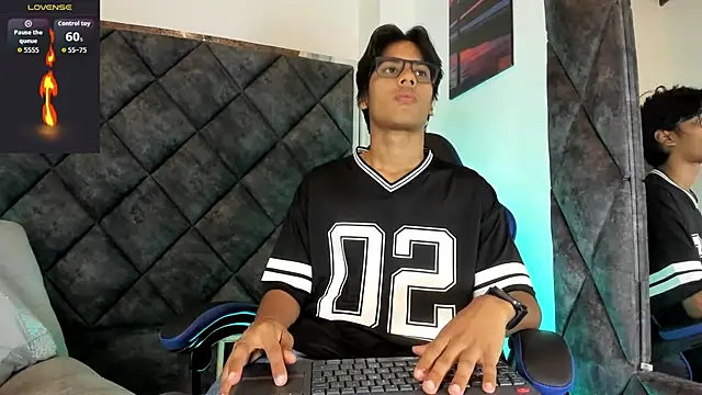 Snapshot of LiamKron chatting on 19, 6, 2026 LiamKron online show from 19, 6, 2026