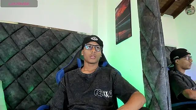 Snapshot of LiamKron chatting on 11, 7, 2026 LiamKron online show from 11, 7, 2026
