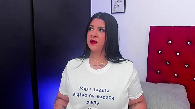 Snapshot of Katty_West chatting on 2, 6, 2026 Katty West online show from 2, 6, 2026