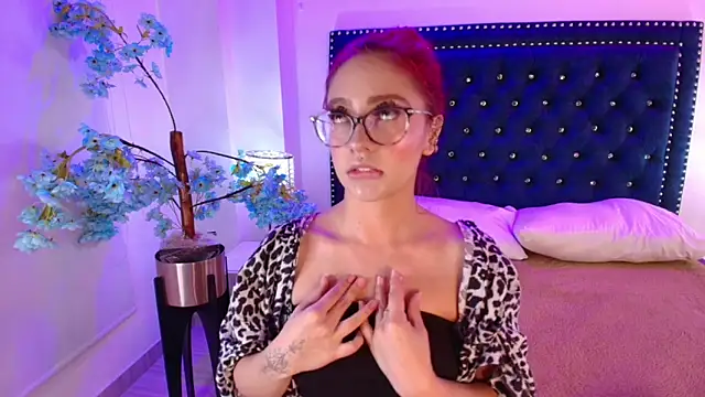 Snapshot of Amelie_adams chatting on 13, 5, 2026 Amelie adams online show from 13, 5, 2026
