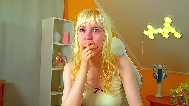 Snapshot of HannahHollis chatting on 21, 7, 2026 HannahHollis online show from 21, 7, 2026