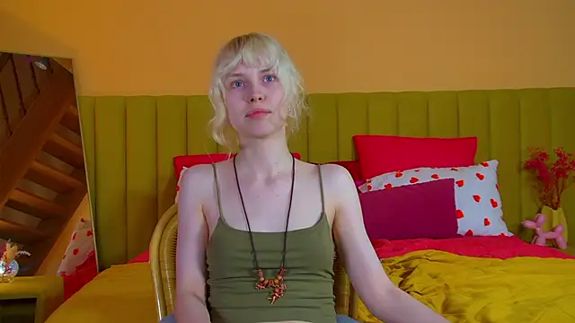 HannahHollis online show from 17, 5, 2026