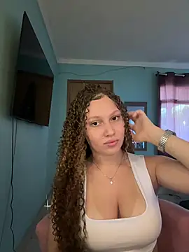 Snapshot of sophiiahot chatting on 17, 4, 2026 sophiiahot online show from 17, 4, 2026