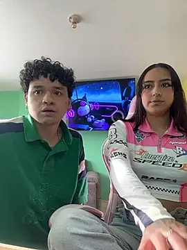 hotlatinocouple   online show from 10, 6, 2026