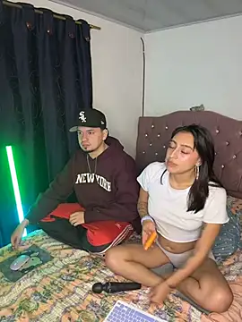 hotlatinocouple   online show from 11, 4, 2026