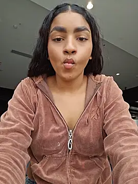 Milu Luthor online show from 4, 5, 2026