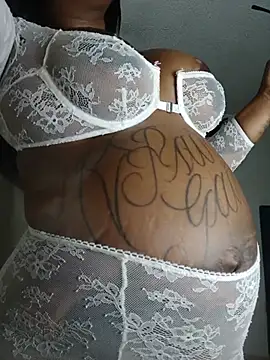 Snapshot of Brownie_With_Milk chatting on 22, 5, 2026 Brownie With Milk online show from 22, 5, 2026
