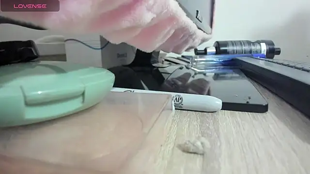 Snapshot of Brownie_With_Milk chatting on 10, 5, 2026 Brownie With Milk online show from 10, 5, 2026