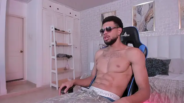 Snapshot of cero_khalifa chatting on 18, 4, 2026 cero khalifa online show from 18, 4, 2026
