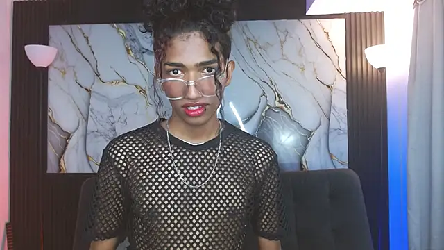 triiangel latinboy online show from 14, 4, 2026