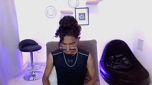 Snapshot of triiangel_latinboy chatting on 16, 5, 2026 triiangel latinboy online show from 16, 5, 2026
