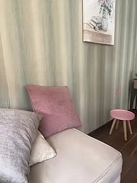AlanaMartinez Pink online show from 20, 5, 2026