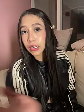 AlanaMartinez Pink online show from 12, 4, 2026