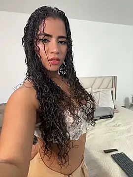 ZaraReyes online show from 11, 5, 2026
