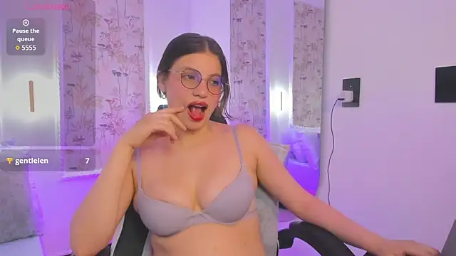 liiliie petite online show from 12, 5, 2026