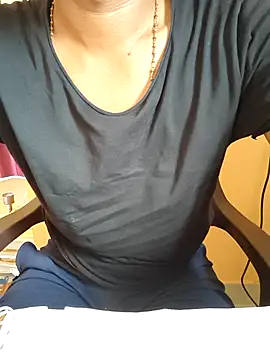 bullhottamil online show from 17, 4, 2026