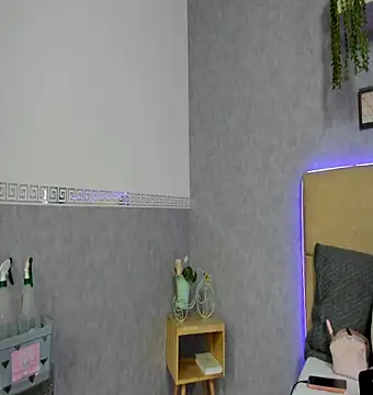 RoxaneBrown online show from 18, 7, 2026