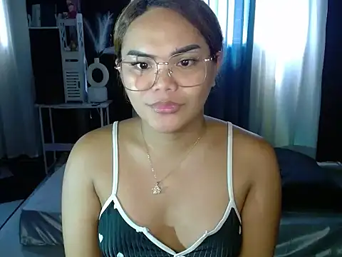 Snapshot of Kylie_mortel chatting on 10, 4, 2026 Kylie mortel online show from 10, 4, 2026