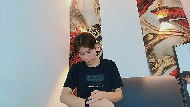 Snapshot of RAPHAEL_NYON1 chatting on 14, 5, 2026 RAPHAEL NYON1 online show from 14, 5, 2026
