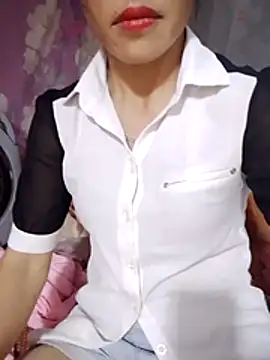  Lyly pussy  online show from 9, 4, 2026