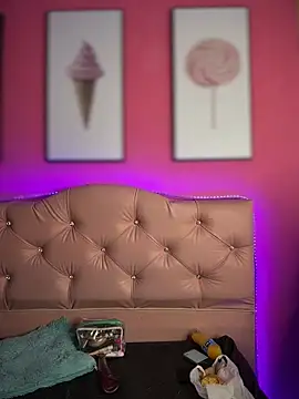 Tessa LS online show from 10, 4, 2026