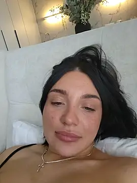 LucyHotty  online show from 13, 4, 2026